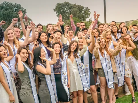 certificare recipients celebrating